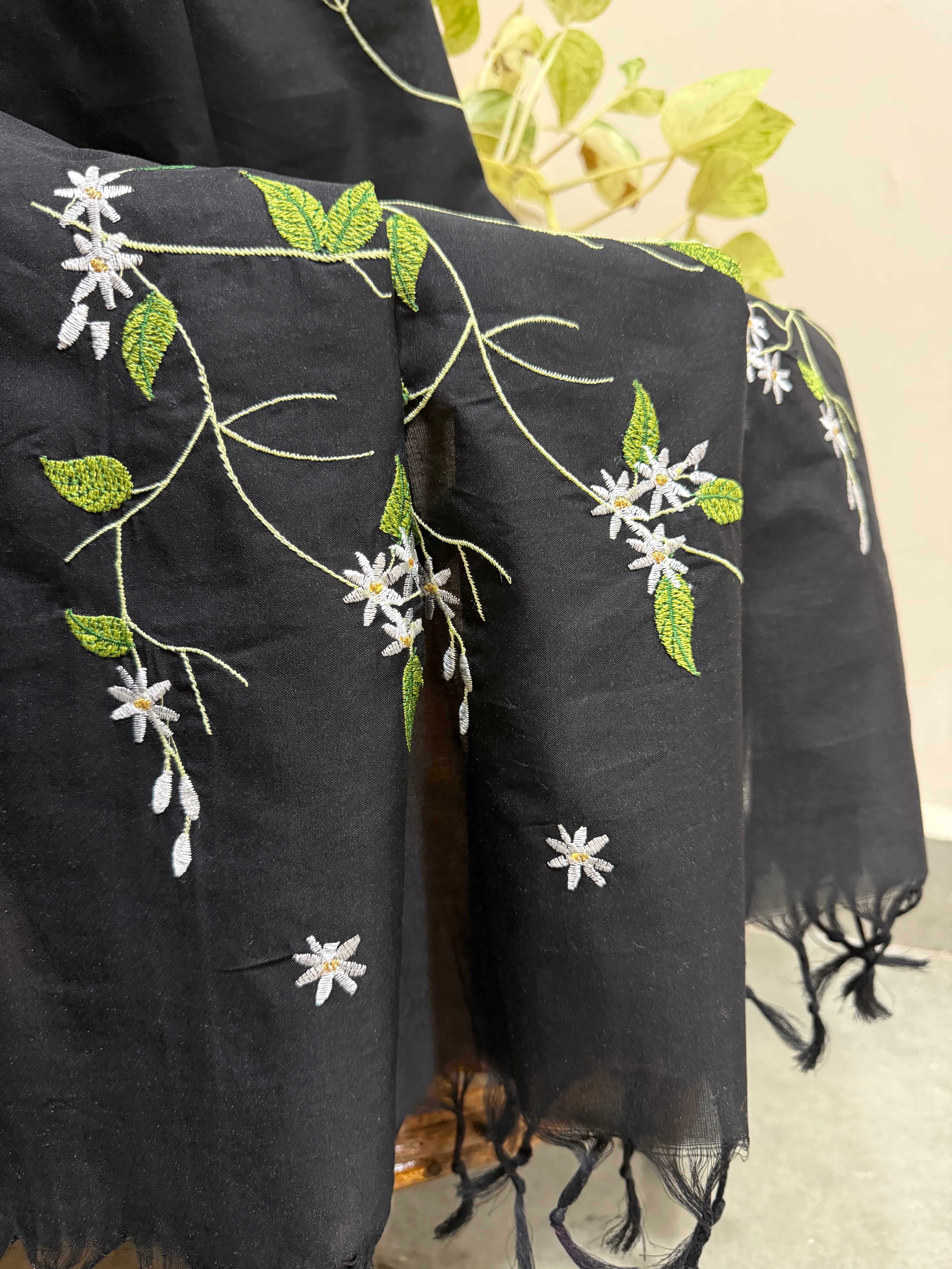 Jui Saree - Black