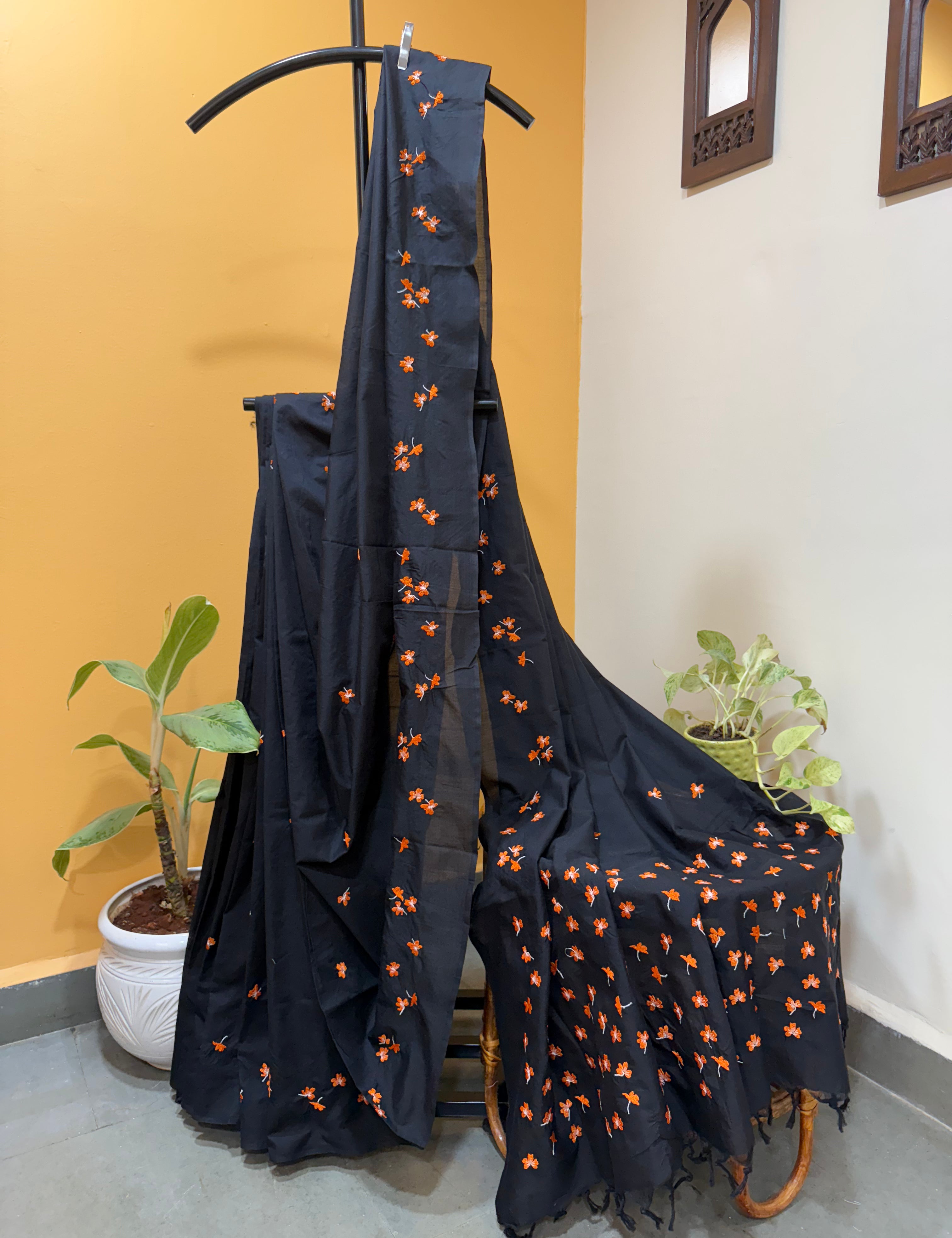Blackcolour_1_3419bd9c-4e7a-4a55-9d97-cb0c3d3e7270.heic
