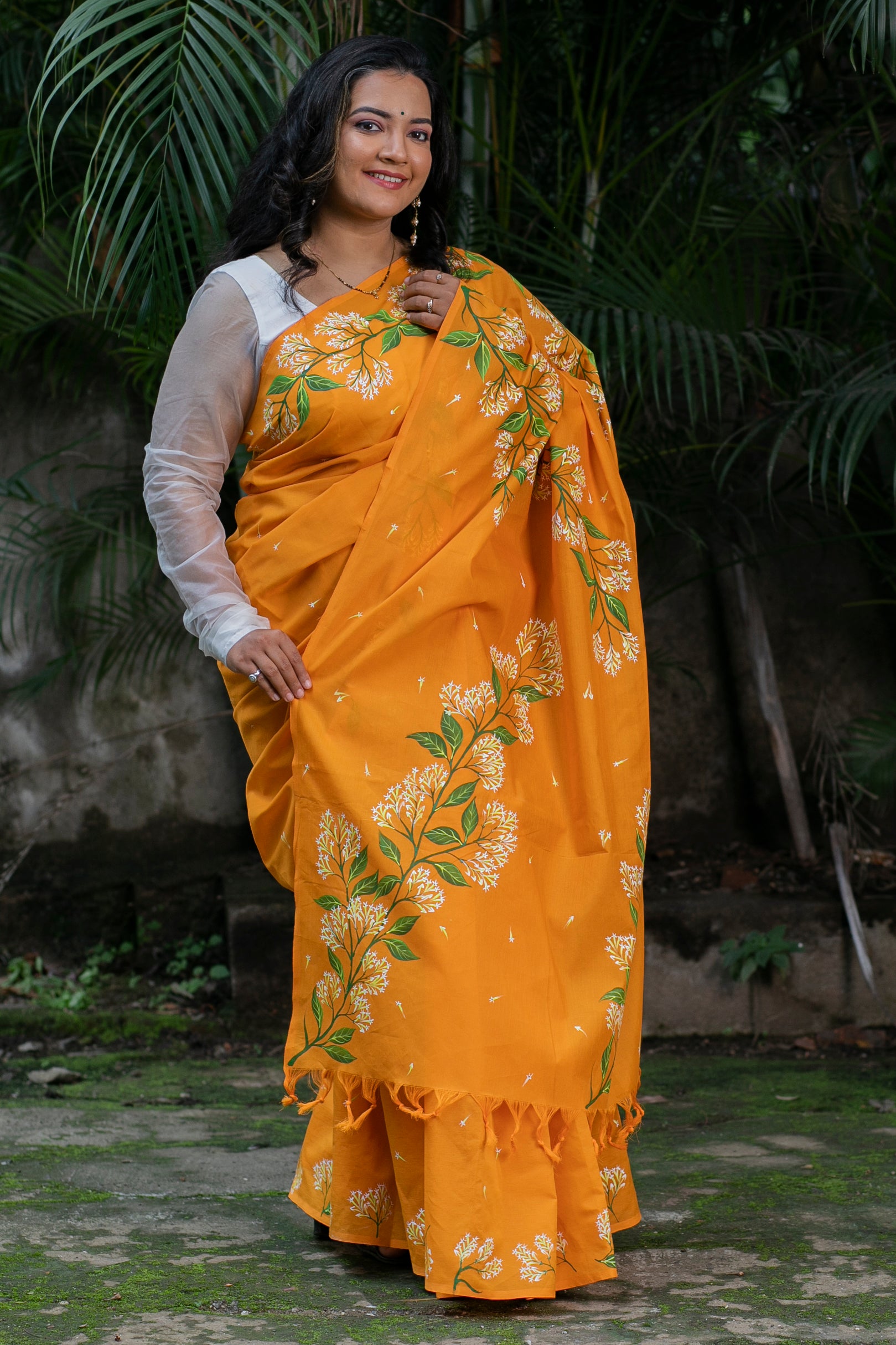 Ratarani Saree (English Name - Night-blooming Jasmine)