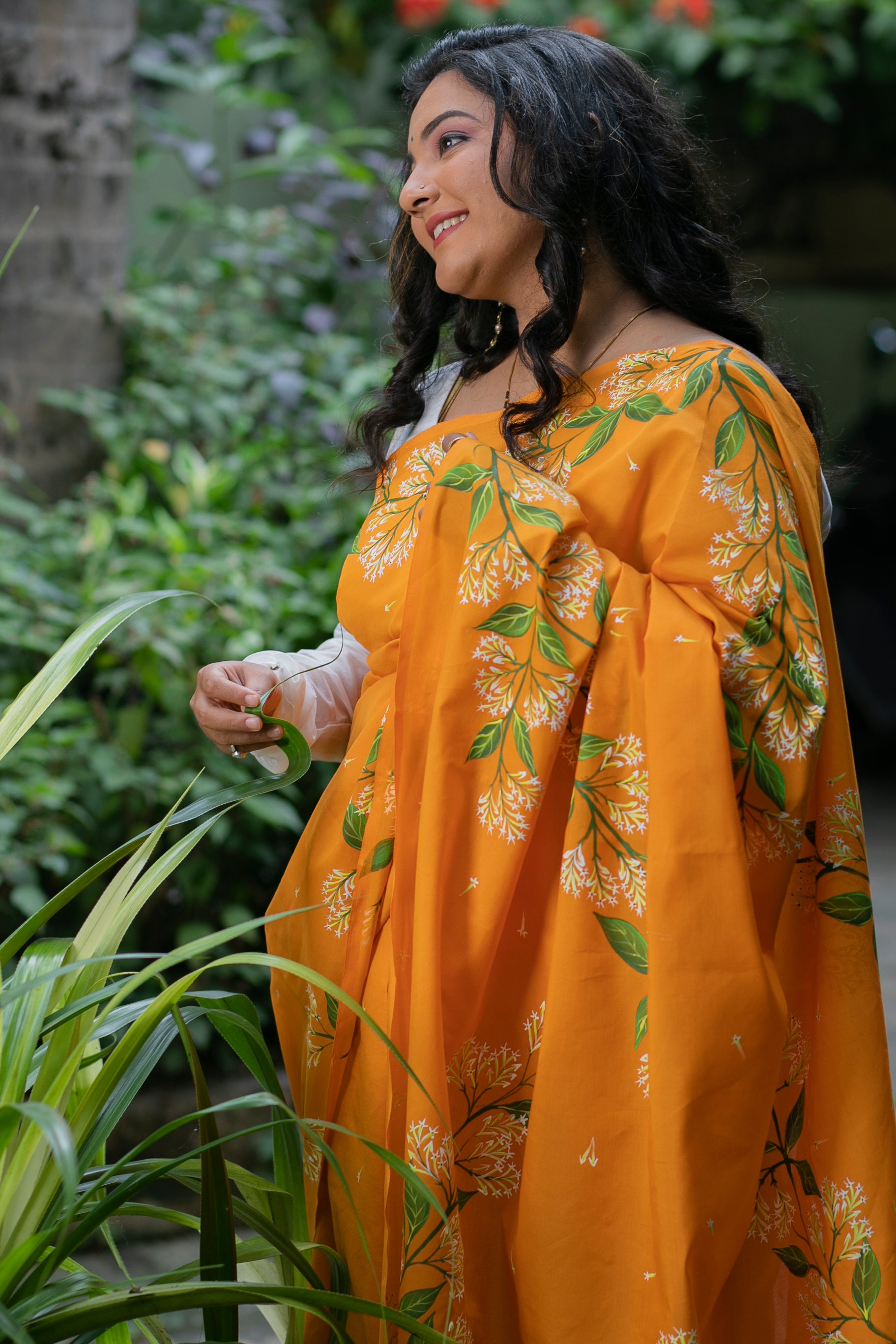 Ratarani Saree (English Name - Night-blooming Jasmine)