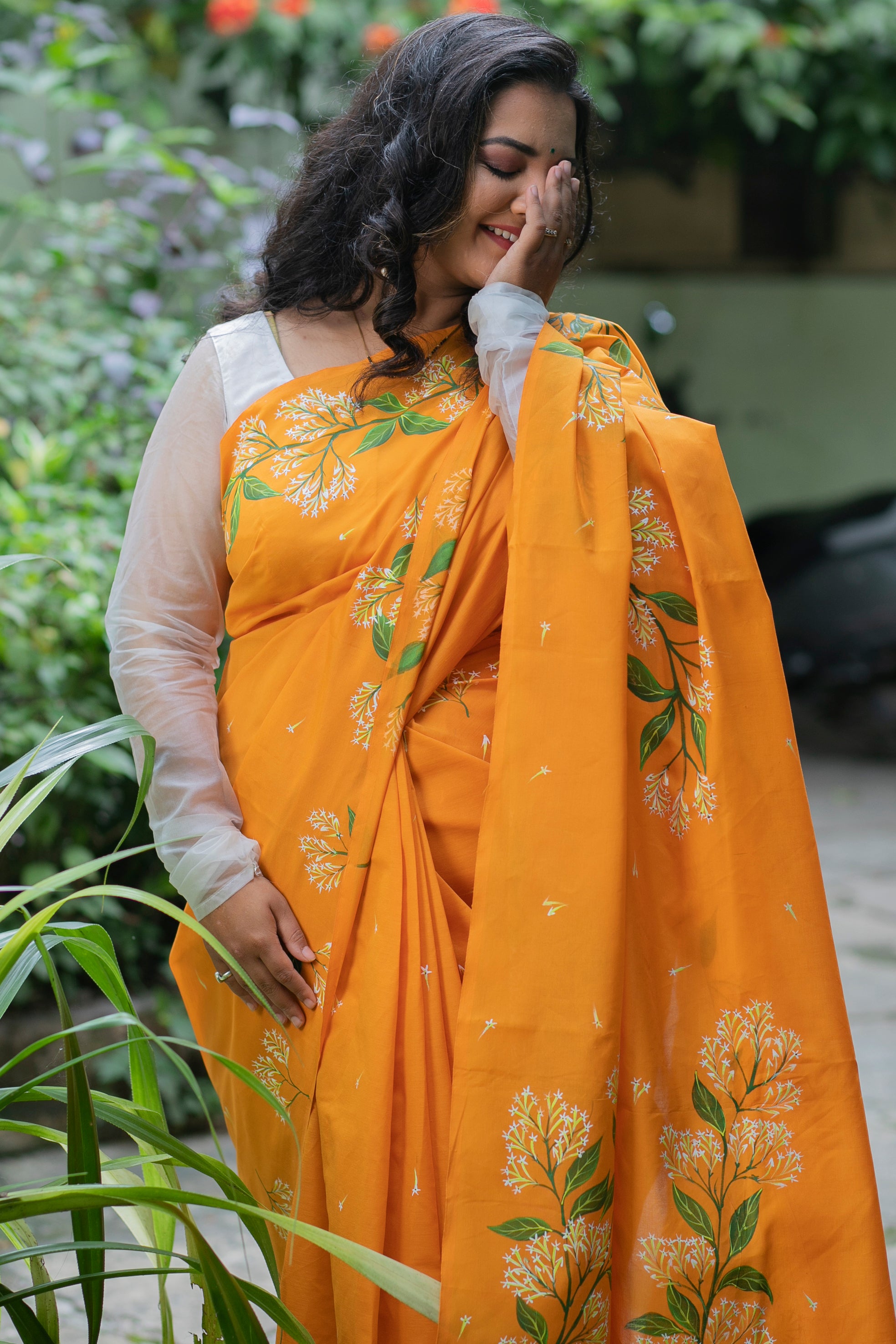 Ratarani Saree (English Name - Night-blooming Jasmine)