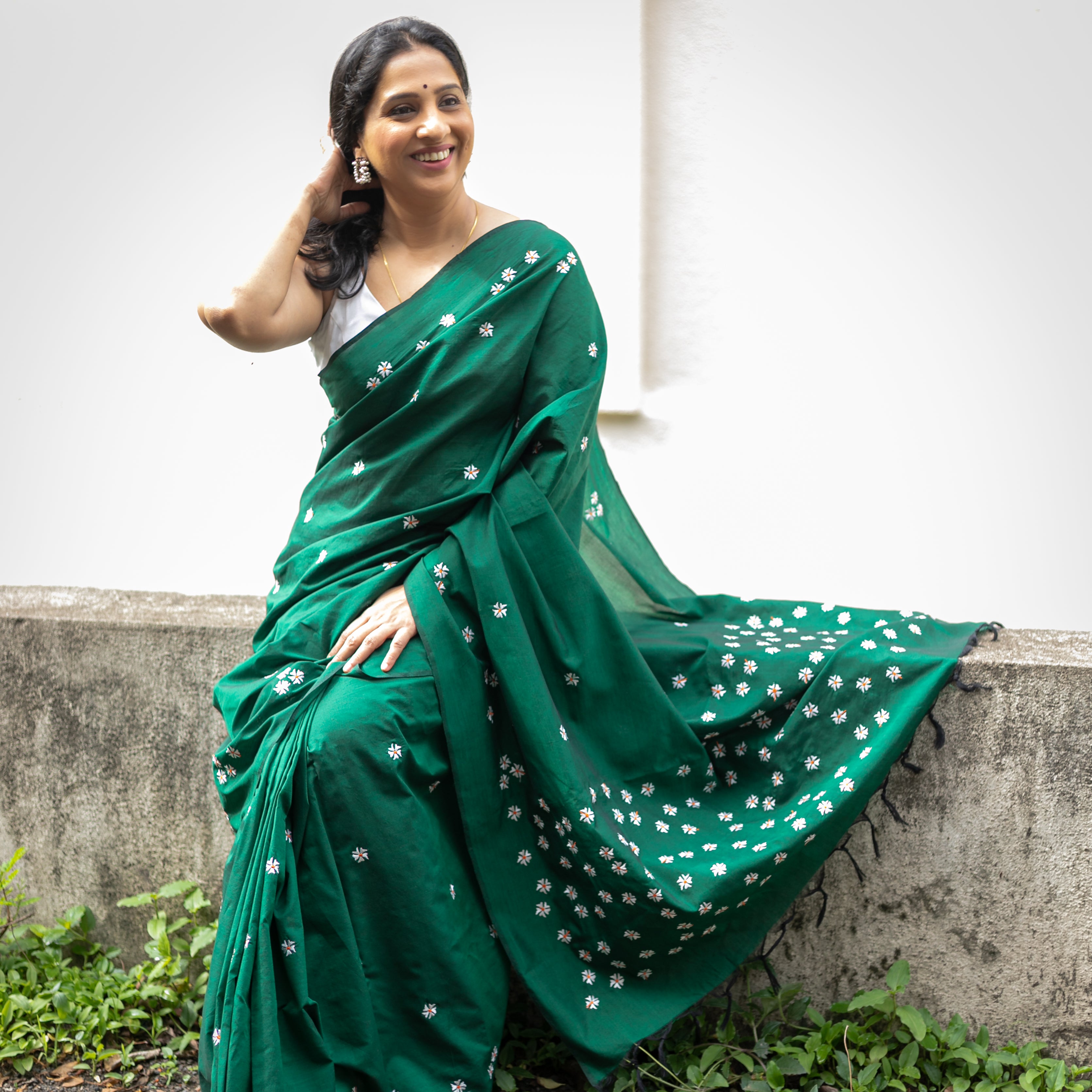 Parijaat Saree - Bottle Green
