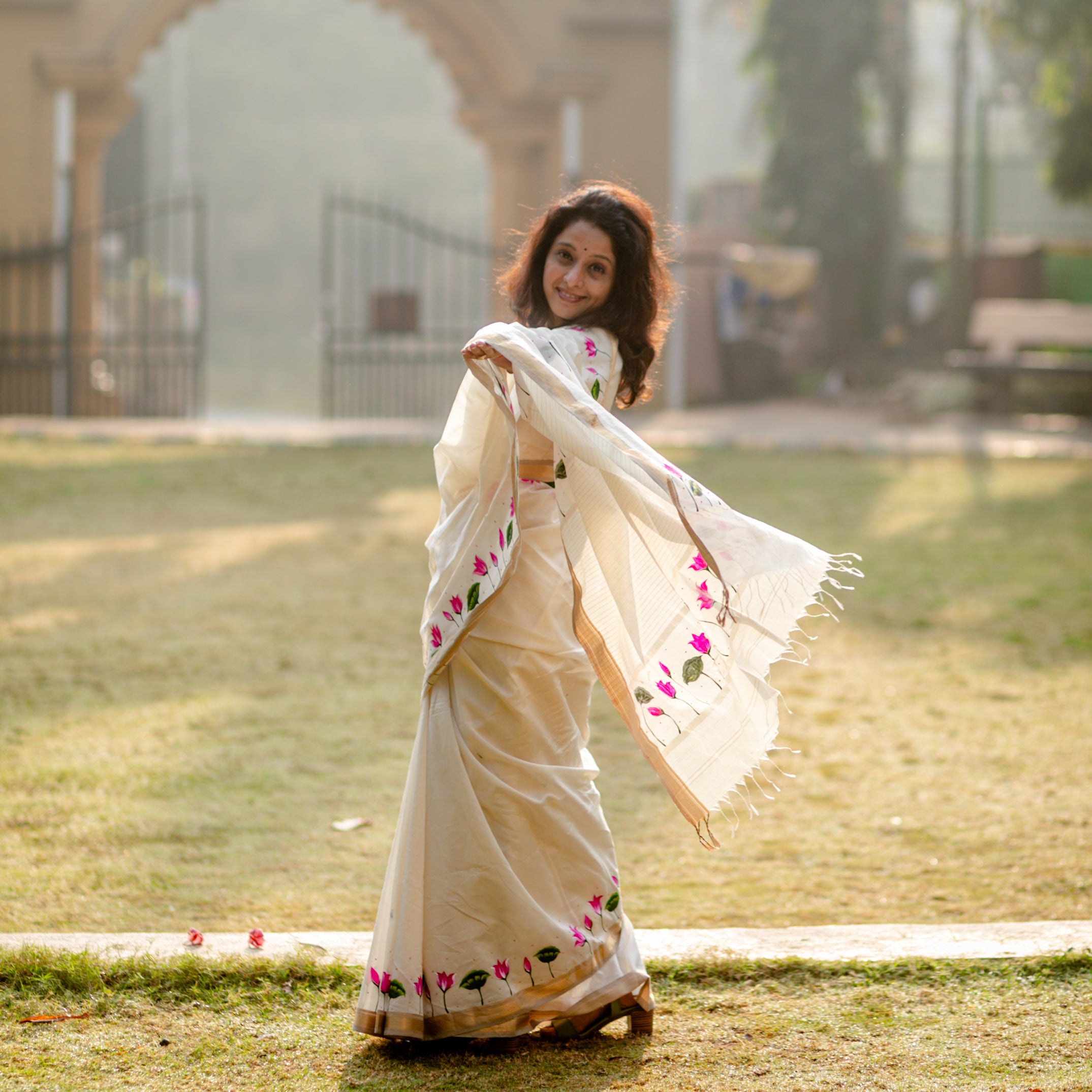 Maheshwari Pichwai Saree- White