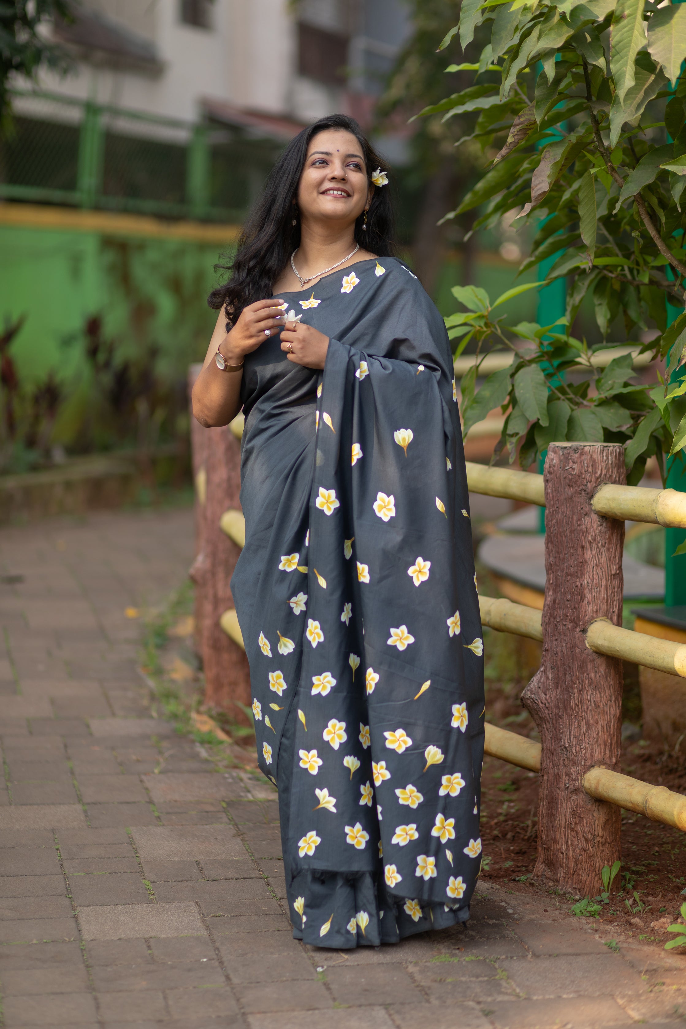 Pandhra Chafa Saree - Dark Grey