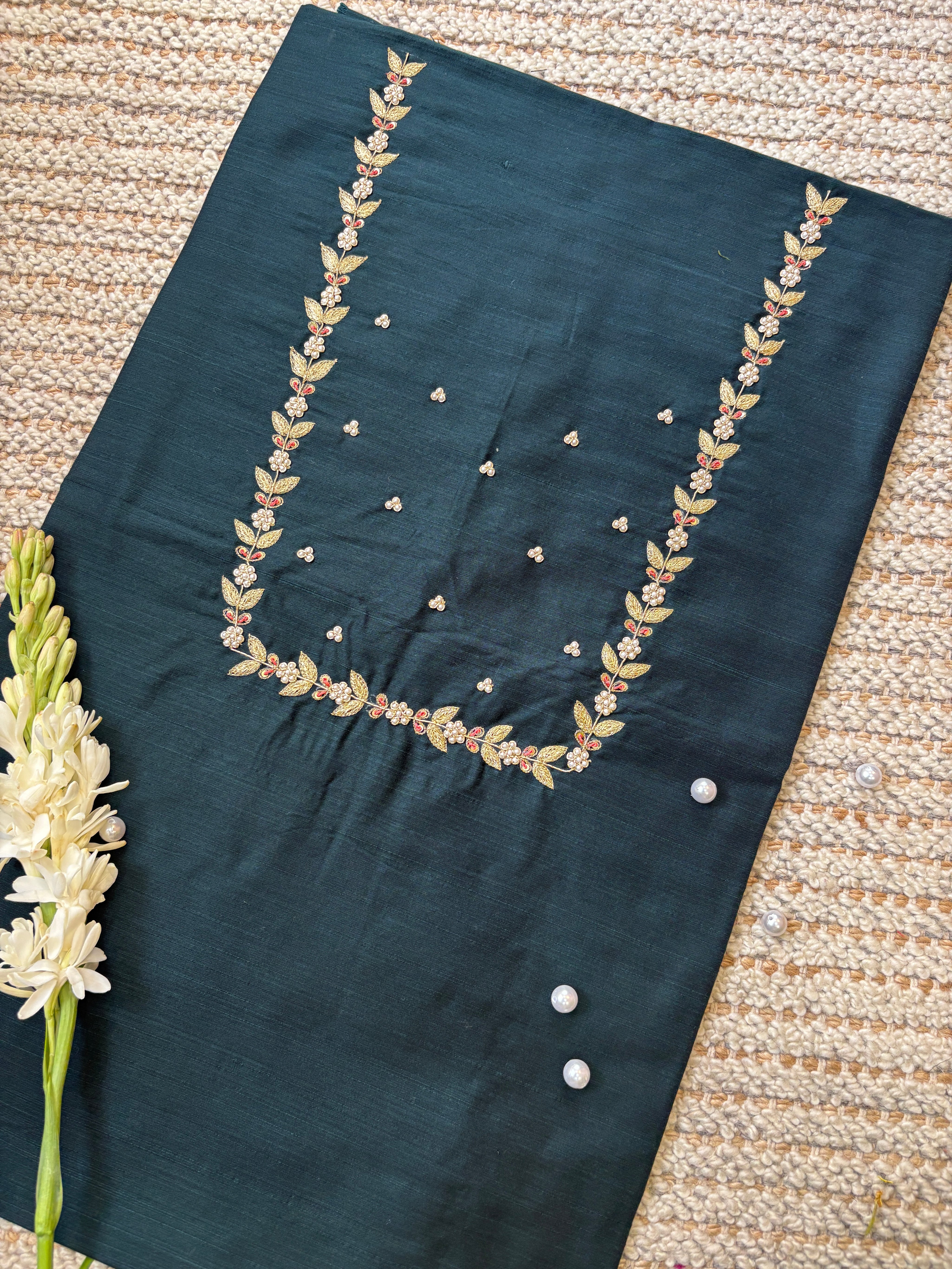 Aaina Moti- Square Neckline