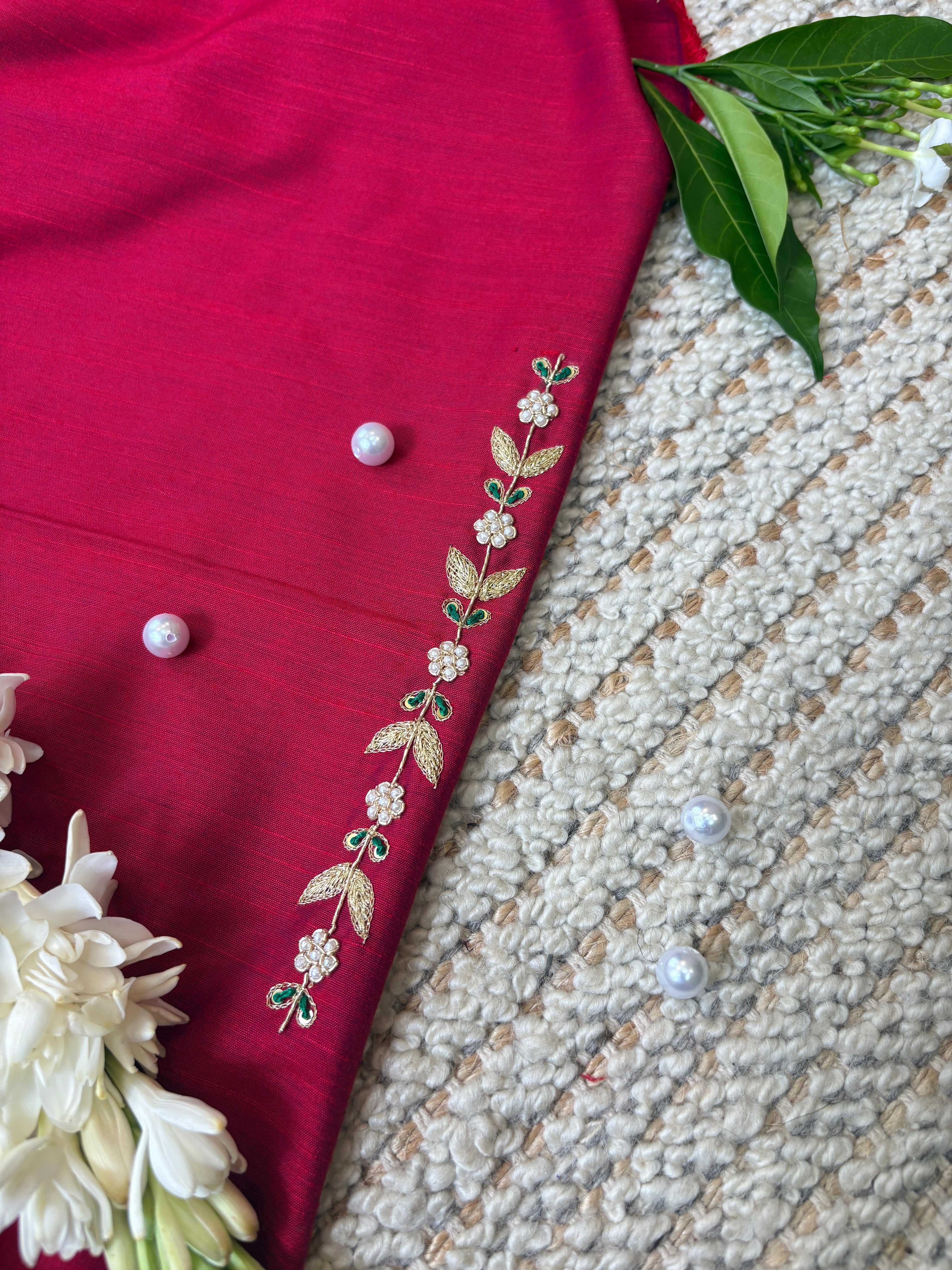 Aaina Moti- Square Neckline