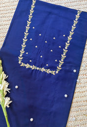 Aaina Moti- Square Neckline