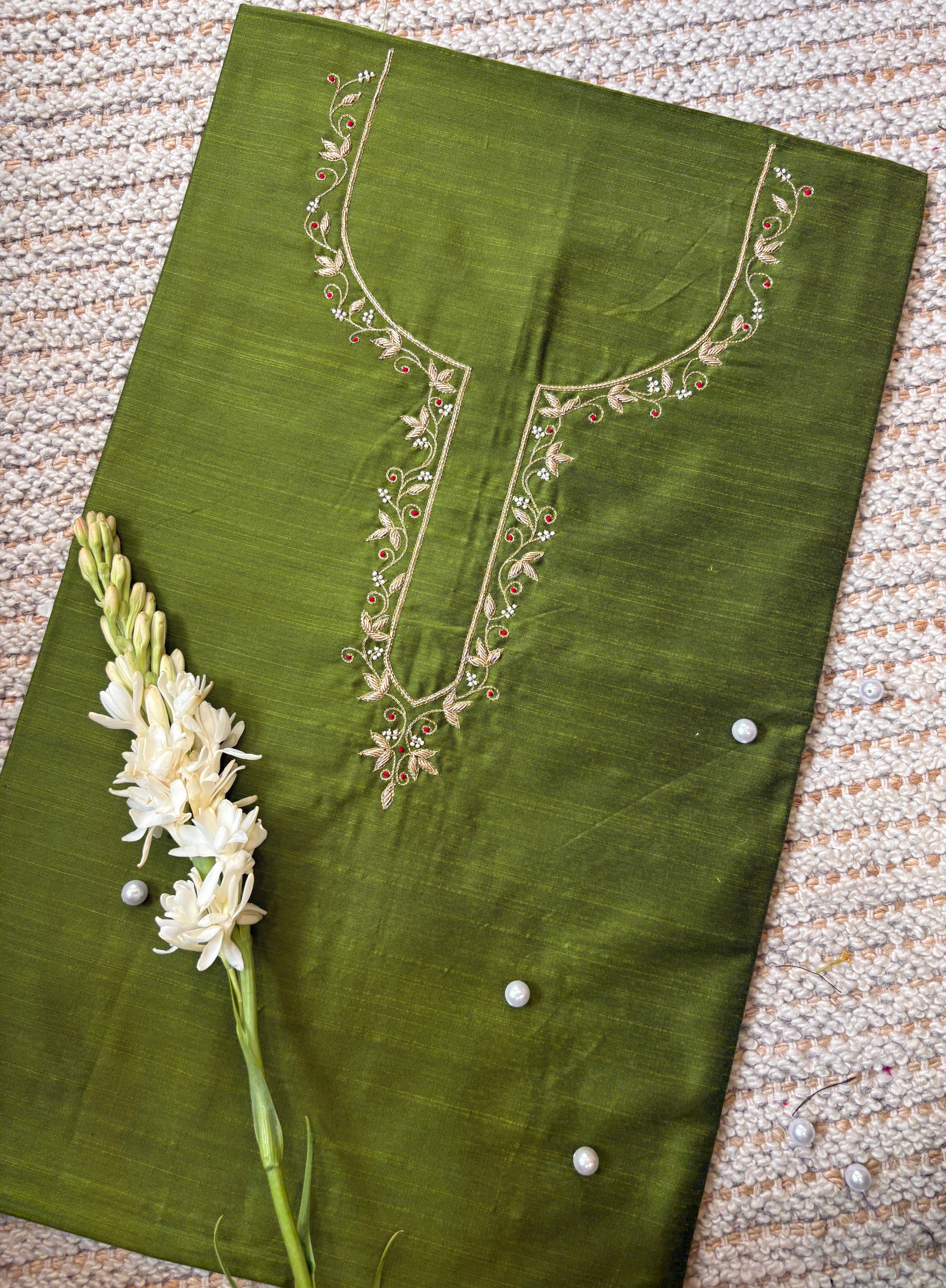 Aaina Moti Kurta Patti Zardosi Work