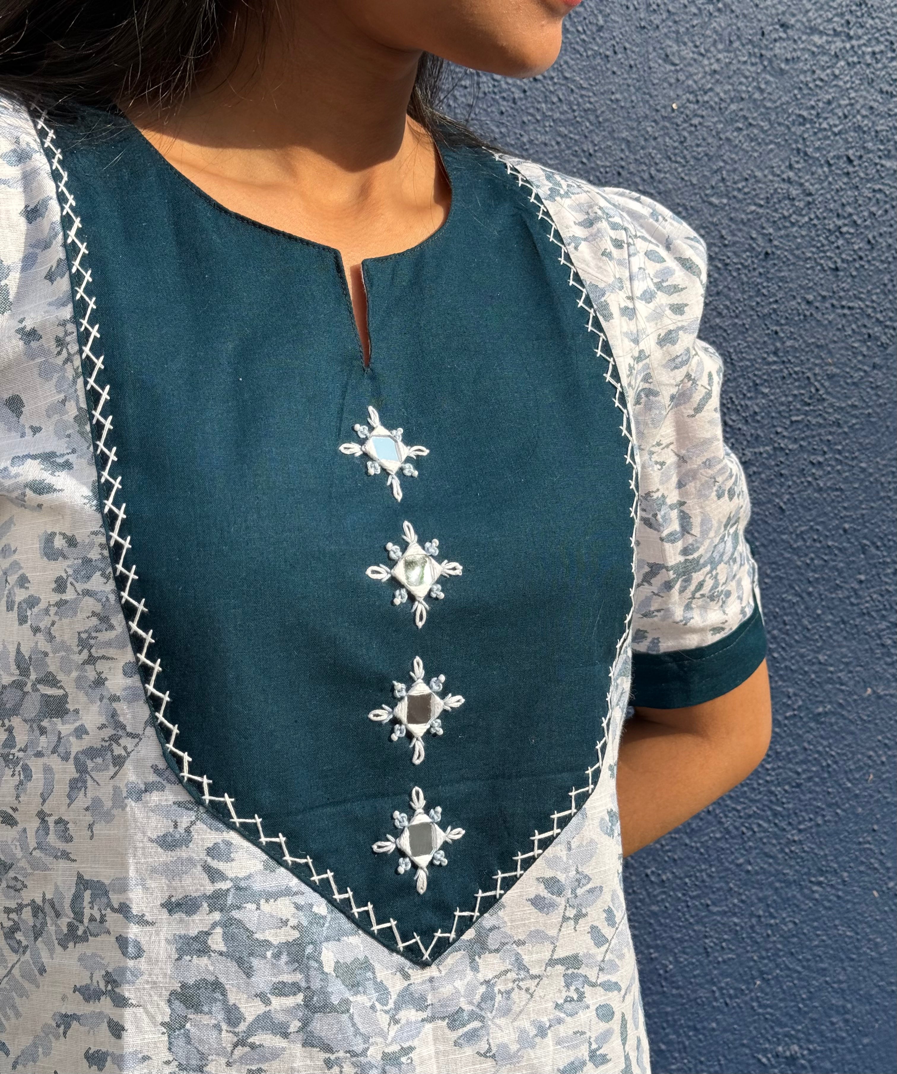 Suman Dhaga - Aaina Kurti