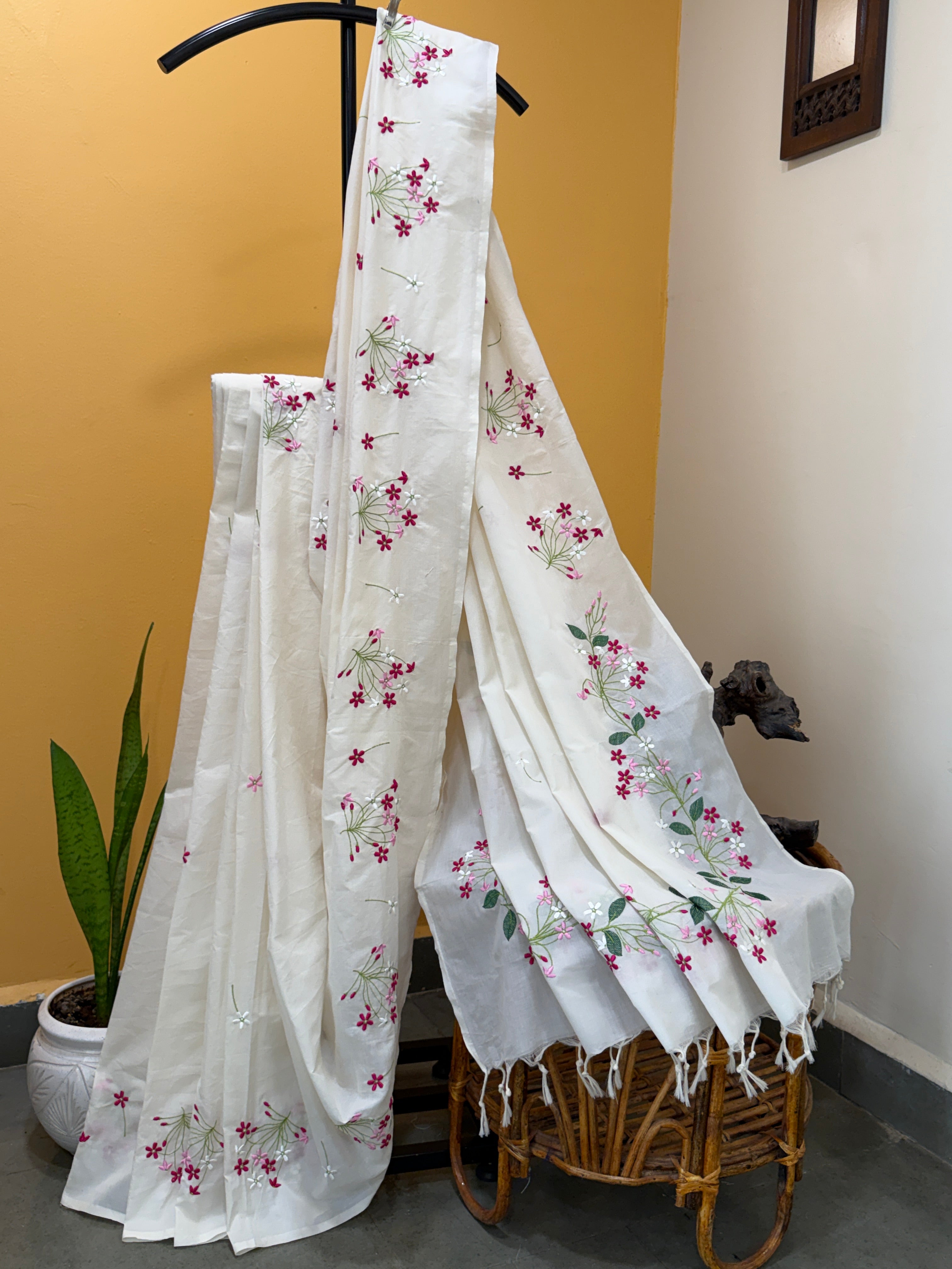 Madhumalati Saree - White