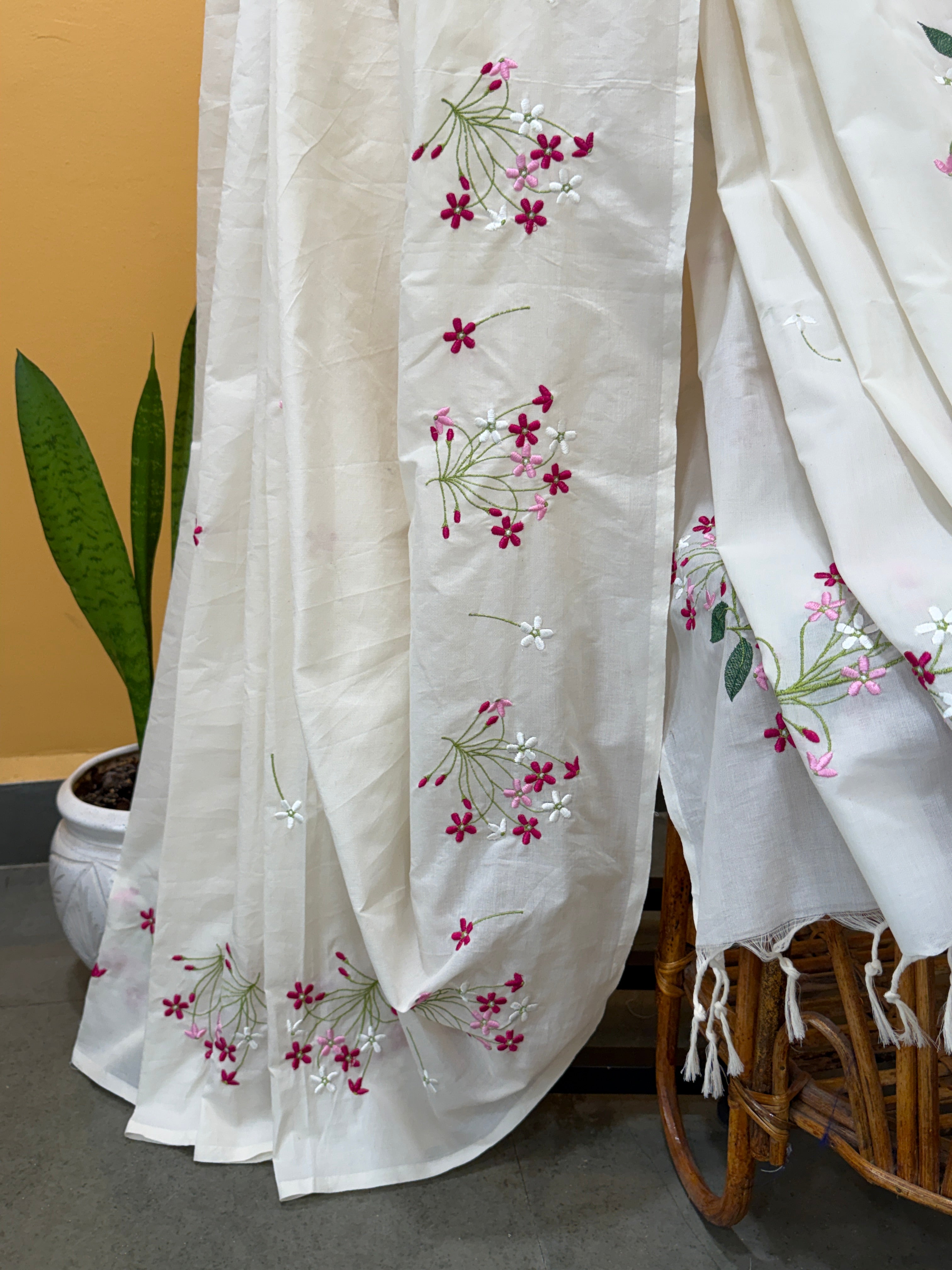 Madhumalati Saree - White