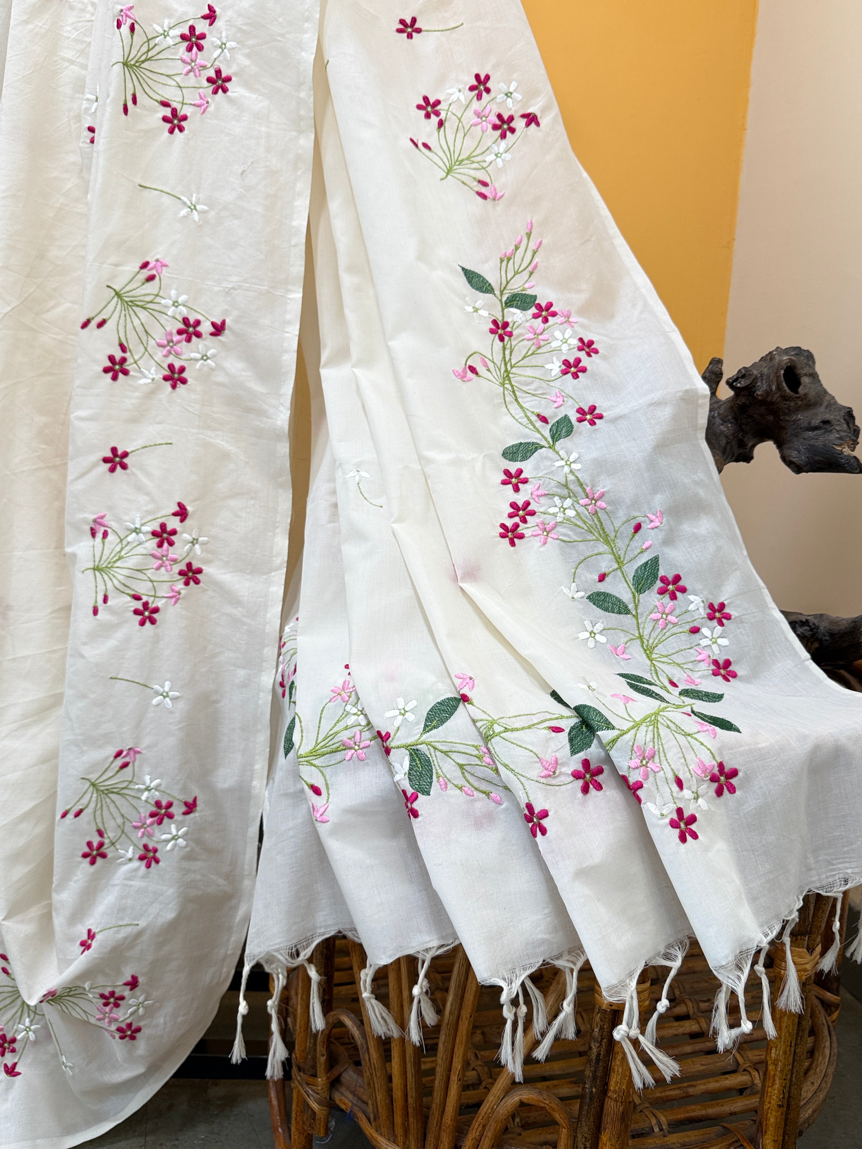 Madhumalati Saree - White