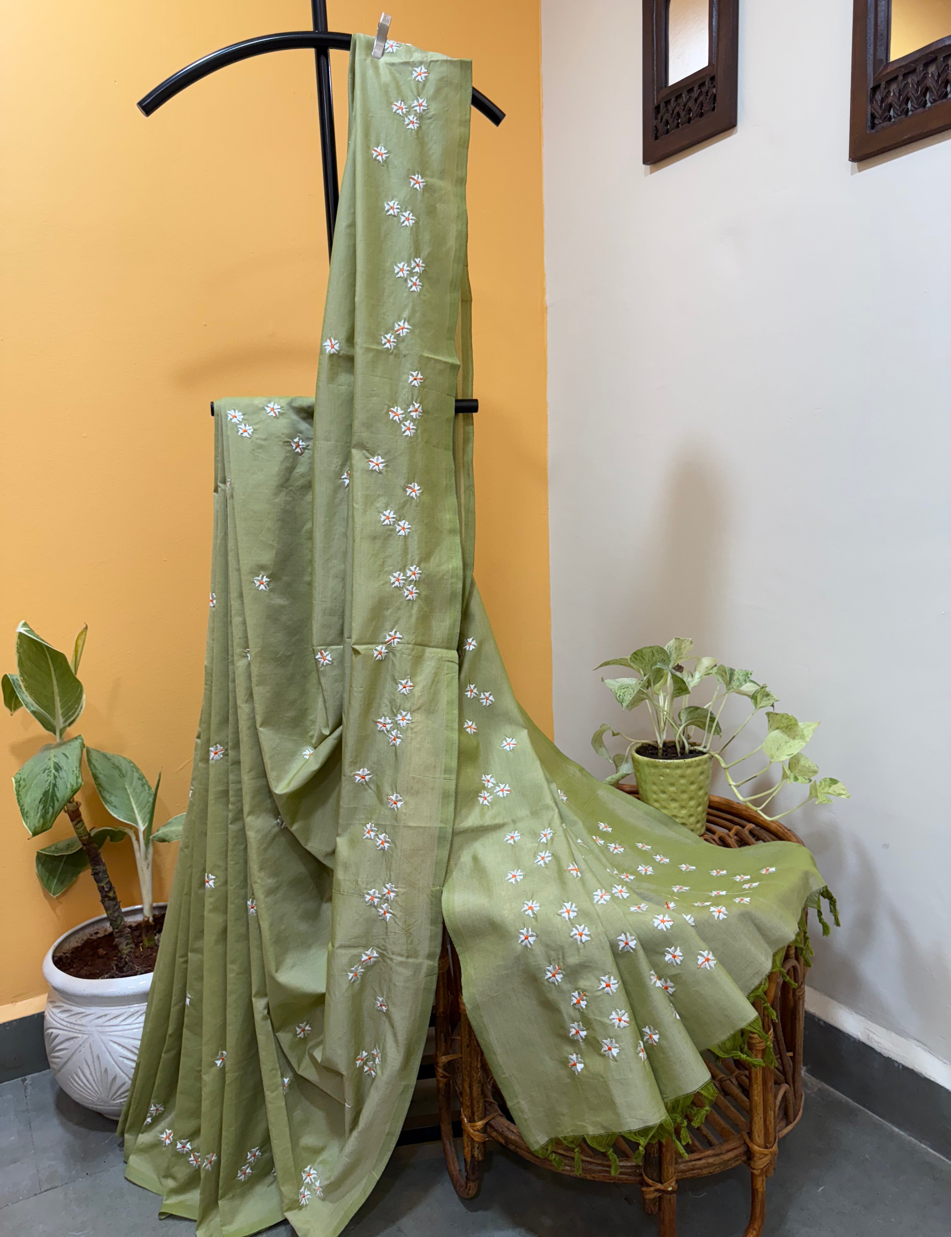 Light_olive_green_colour.heic