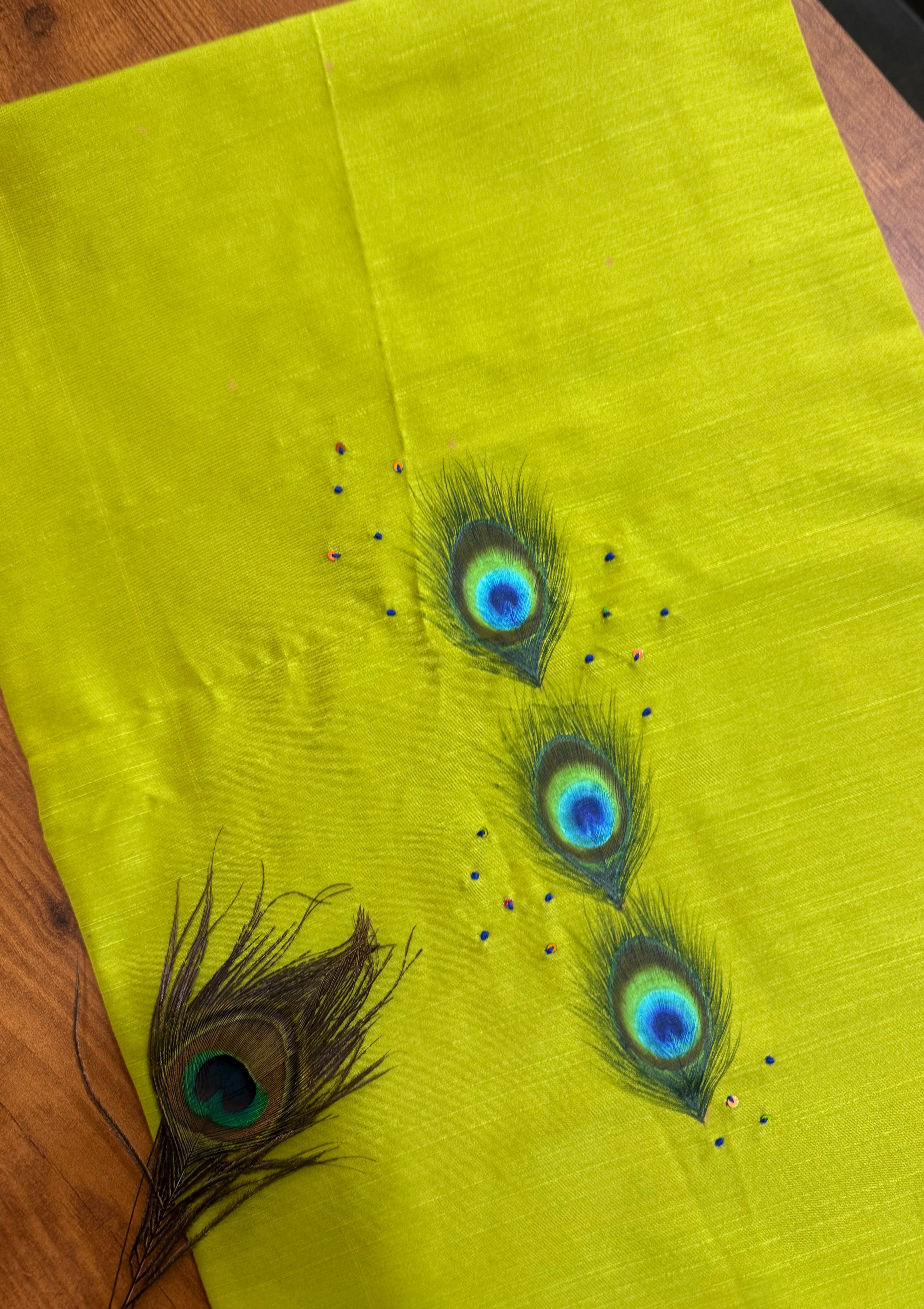 Morpis Kurti Material