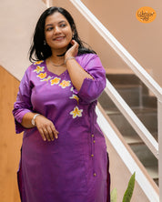 Pandhra Chafa Barabandi Style Kurti