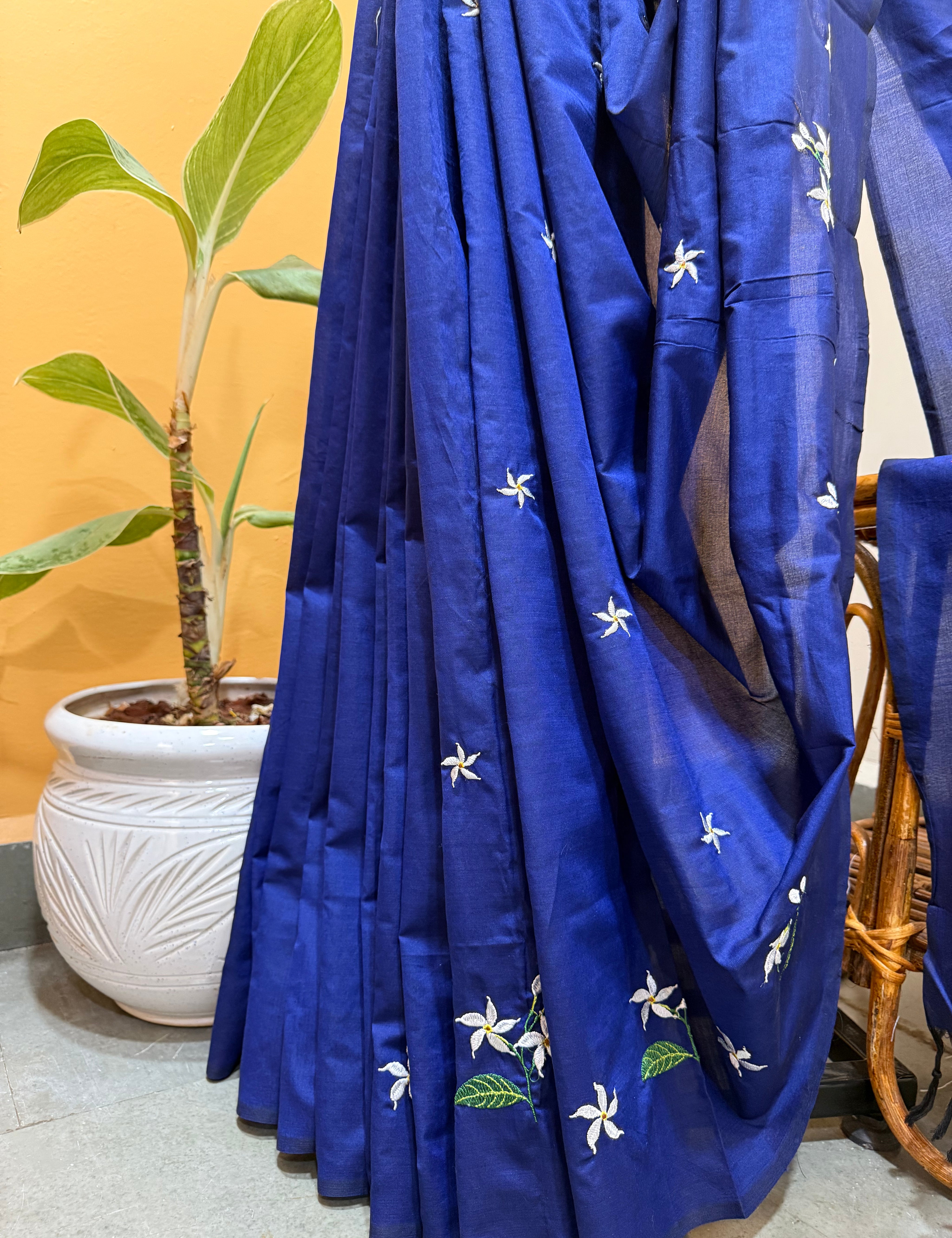 Navy_blue_colour_db418e9d-c773-45ba-903e-c6aaa9021628.heic