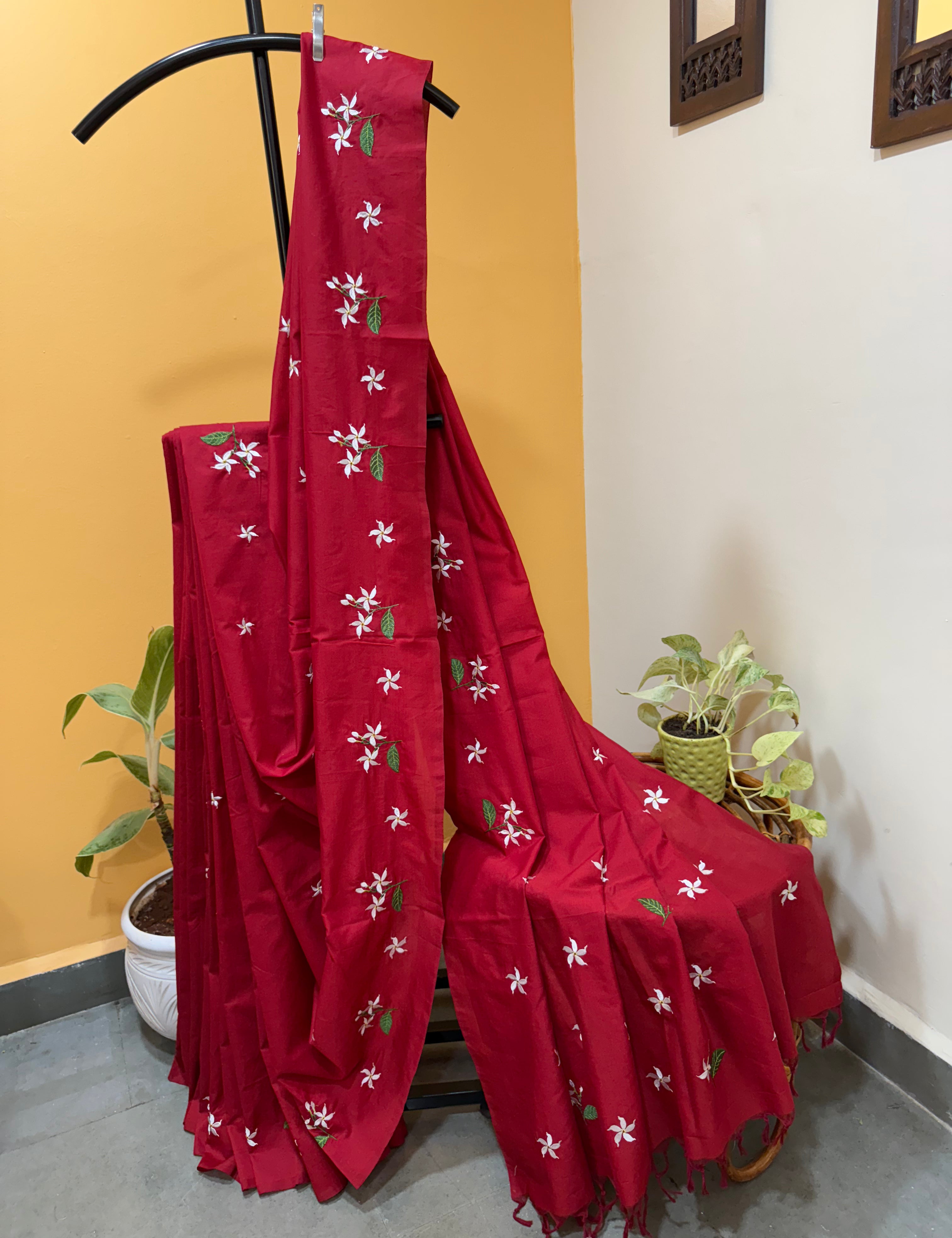 Red_colour_1_38bb90ae-12f9-45cb-b20e-416fe77cee34.heic