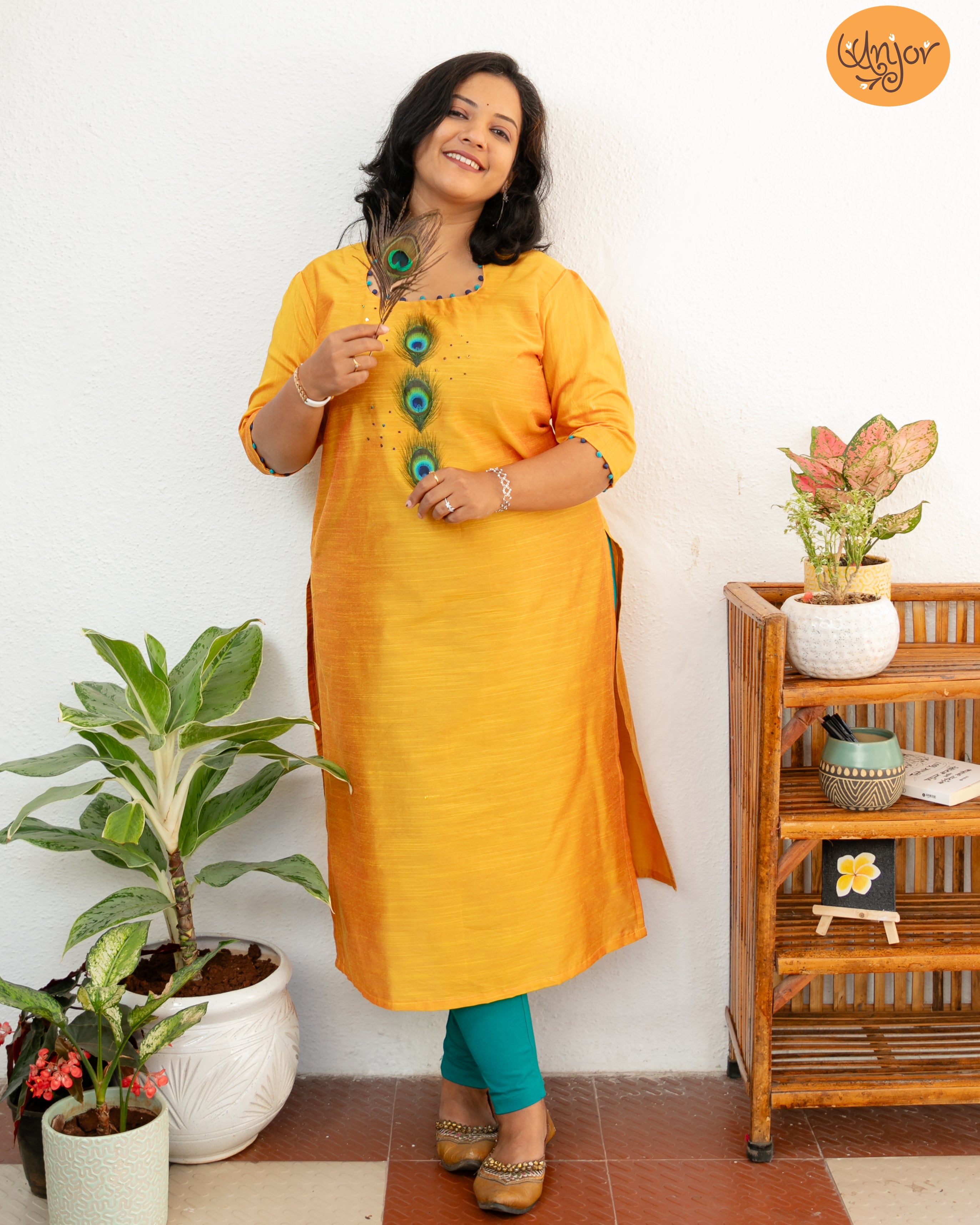 Morpis Kurti Material
